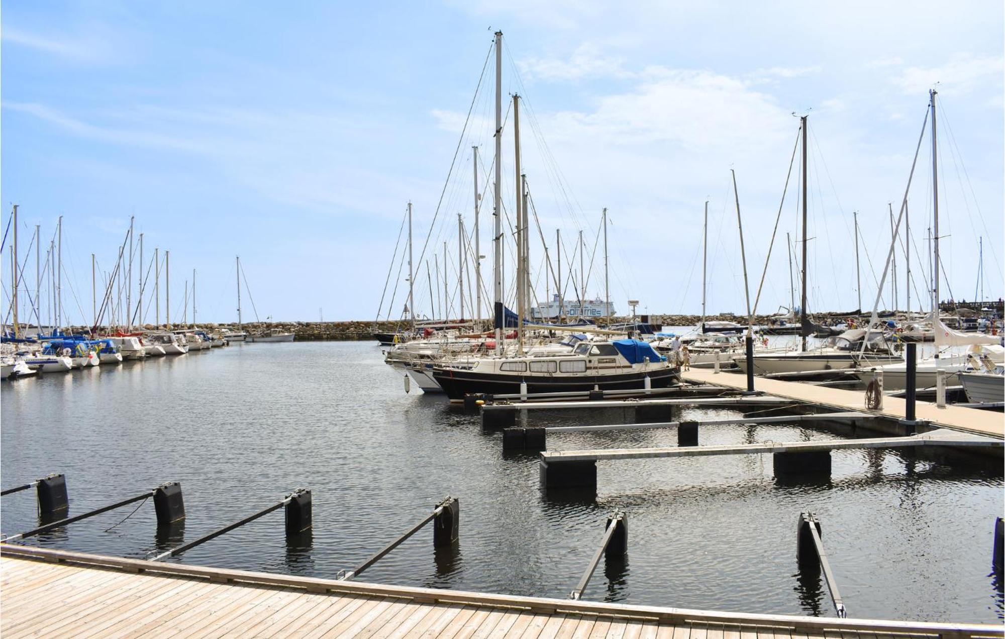 Huoneisto 1 Bedroom Amazing In Ystad